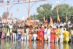 IN Pics: 'नदी को निर्मल रखना सबकी जिम्मेदारी', मां नर्मदा की पालकी लेकर पैदल घाट तक पहुंचे मंत्री राकेश सिंह