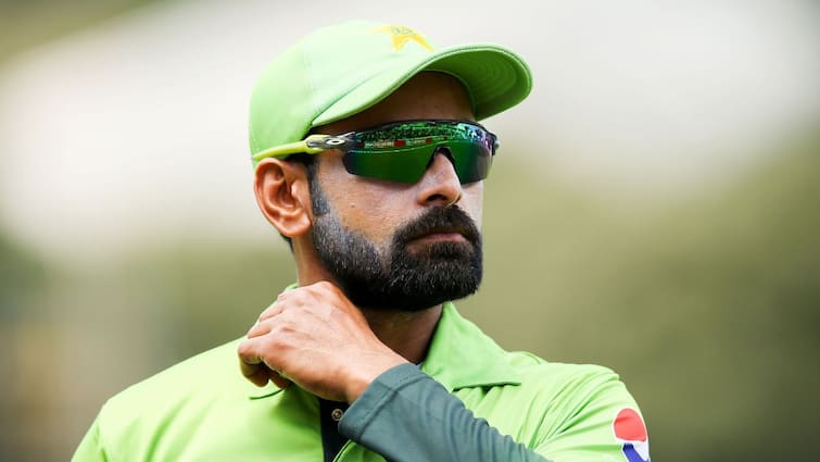 Pakistan Mohammad Hafeez Controversial Statement PCB Removes Team Director Pakistan Cricket Board ‘Will Reveal All The Facts...': Mohammad Hafeez Issues Controversial Statement After PCB Removes Him As Team Director