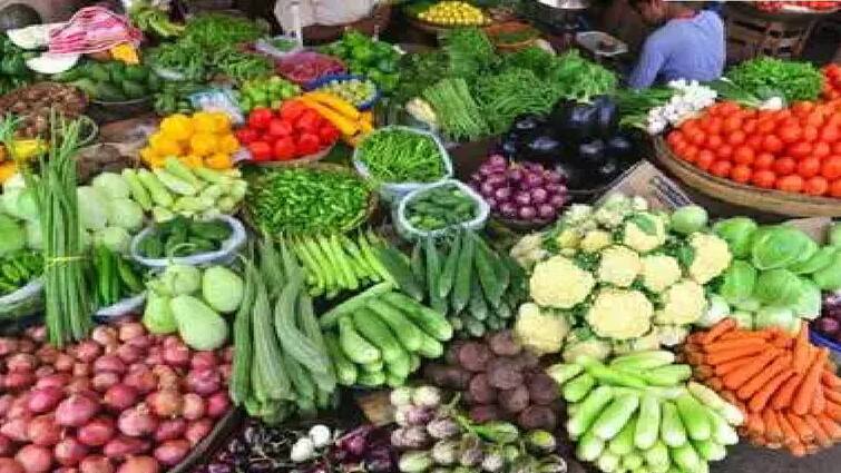 Vegetables price list february 16 2024 chennai koyambedu market Vegetable Price: சற்றே உயர்ந்த வெண்டைக்காய், முருங்கைக்காய், அவரைக்காய் விலை.. மற்ற காய்கறிகளின் விலைப் பட்டியல் இதோ..