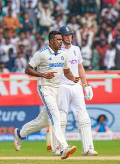 Dhanush on Ashwin : ”எங்களை பெருமைப்படுத்தியதற்கு நன்றி”அஸ்வினை புகழ்ந்து தள்ளிய தனுஷ்!