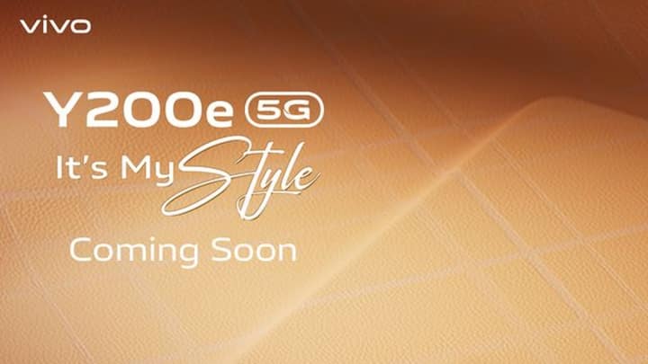 वीवो भारत में एक नया स्मार्टफोन लॉन्च करने वाली है, जिसका नाम Vivo Y200e 5G है. इस फोन के बारे में भारत के स्मार्टफोन मार्केट में पिछले कई हफ्तों से चर्चाएं हो रही थी, लेकिन आज आखिरकार कंपनी ने इस फोन की लॉन्च डेट का ऐलान कर दिया है. वीवो कंपनी का यह स्मार्टफोन भारत में 22 फरवरी को लॉन्च किया जाएगा. आइए हम आपको इस फोन के बारे में अभी तक पता सभी जानकारी बताते हैं.
