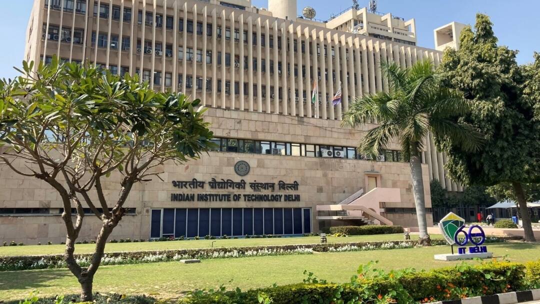 24 year old MTech student found dead in IIT Delhi hostel cops suspect suicide IIT Student Death: ஐ.ஐ.டி.யில் தொடரும் மர்மம்! கதிகலங்க வைக்கும் மாணவர்களின் மரணம் - என்ன தான் நடக்கிறது?