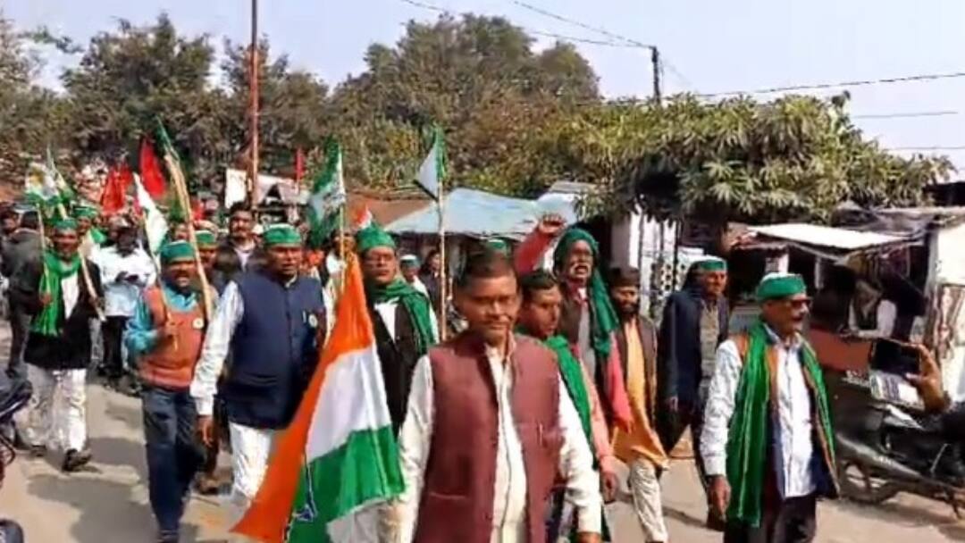 Basti Farmers MSP regarding demonstrated PM name to DM memorandum submitted ann Basti News: बस्ती में किसानों ने MSP को लेकर किया प्रदर्शन, पीएम के नाम डीएम को सौंपा ज्ञापन