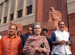 1 किलो से ज्यादा सोना, 88 किलो चांदी, इटली में घर, सोनिया गांधी के पास नहीं है अपनी गाड़ी, जानें कितनी संपत्ति