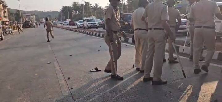 त्यावेळी ही दगडफेक झाल्याचं सांगण्यात येत आहे. निलेश राणे यांची आज गुहागरमध्ये जाहीर सभा होत आहे.त्या पार्श्वभूमीवर गुहागरमध्ये दोन्ही गटाचे कार्यकर्ते आमने सामने आले.