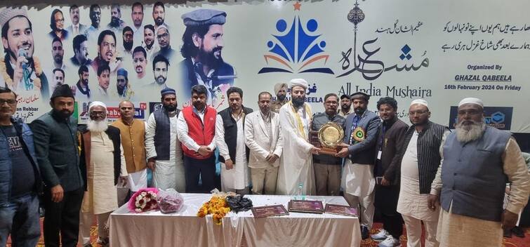 All India Mushaira held at Guru Nanak Dev Bhavan Ludhiana News: ਗੁਰੂ ਨਾਨਕ ਦੇਵ ਭਵਨ 'ਚ ਆਲ ਇੰਡੀਆ ਮੁਸ਼ਾਇਰਾ ਆਯੋਜਿਤ, ਗ਼ਜ਼ਲ ਕਬੀਲੇ ਵੱਲੋਂ ਸ਼ਾਹੀ ਇਮਾਮ ਸਨਮਾਨਿਤ