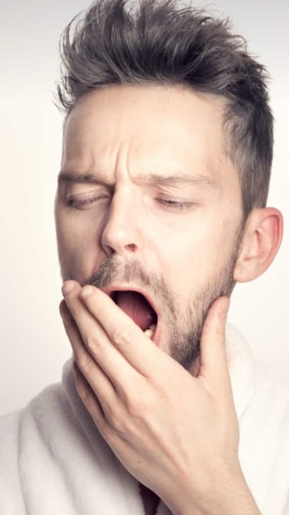 काम के वक्त नींद आना भी है सीरियस हेल्थ इश्यू