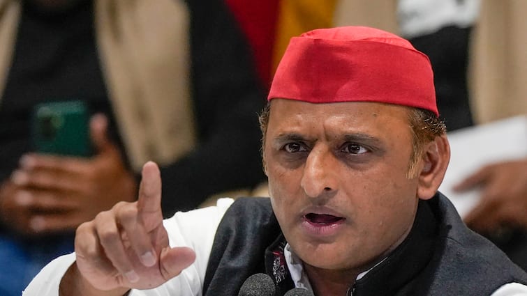 Rajya Sabha Election 2024 Uttar Pradesh Samajwadi Party Jailed MLA may cause third Candidate lose Election यूपी के राज्यसभा चुनाव में होगा 'खेला'! जेल में बंद विधायक बिगाड़ सकते हैं अखिलेश का गणित