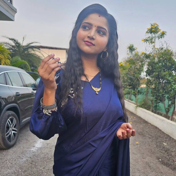 న్యూస్ రీడర్ గా కెరీర్ ప్రారంభించి తమిళ చిత్రం ఆరడి (2019)లో తొలిసారిగా నటించింది. ఆ తర్వాత తమిళ సీరియల్ 'చితిరం పెసుతడి' తో స్మాల్ స్క్రీన్ పై ఎంట్రీ ఇచ్చింది.