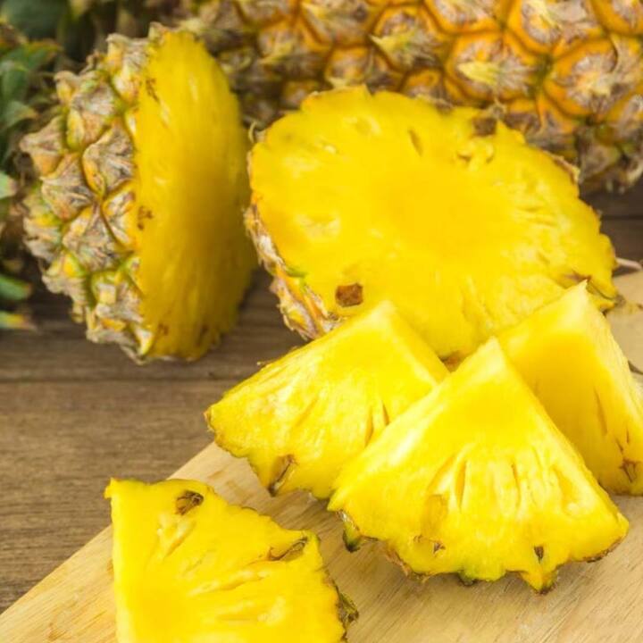 Pineapple- ਅਨਾਨਾਸ ਨੂੰ ਕਈ ਸਿਹਤ ਲਾਭਾਂ ਲਈ ਵੀ ਜਾਣਿਆ ਜਾਂਦਾ ਹੈ, ਬਿਹਤਰ ਪਾਚਨ, ਬਿਹਤਰ ਪ੍ਰਤੀਰੋਧੀ ਸ਼ਕਤੀ ਸ਼ਾਮਲ ਹਨ। ਜੇਕਰ ਤੁਸੀਂ ਸਿਰਫ਼ ਸਵਾਦ ਲਈ ਅਨਾਨਾਸ ਖਾਣਾ ਪਸੰਦ ਕਰਦੇ ਹੋ। ਆਓ ਜਾਣੀਏ ਇਸਦੇ ਕੀ-ਕੀ ਫਾਇਦੇ ਹਨ।