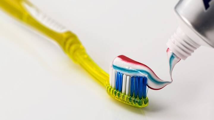 তবে যদি সবকিছু ঠিক থাকে, সেক্ষেত্রে ব্রাশ করার পর মাউথওয়াশ ব্যবহার করার চেষ্টা করুন।