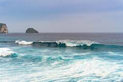 Pacific Ocean : प्रशांत महासागराच्या खाली पृथ्वी फुटत आहे, टेक्टोनिक प्लेट्समध्ये क्रॅक का दिसत आहेत?