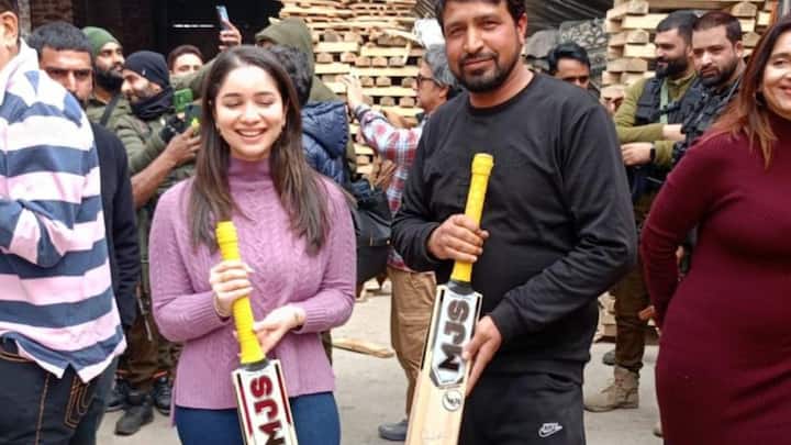Tendulkar is accompanied by his wife Anjali and daughter Sara Tendulkar and stopped at the unit enroute to Pahalgam. (Image Credit: Asif Qureshi)