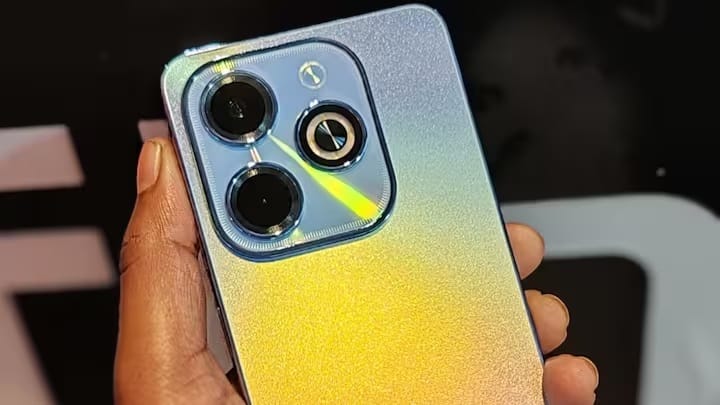 કંપનીએ આ ફોનને બે વેરિઅન્ટમાં લૉન્ચ કર્યો છે. ફોનનો પહેલો વેરિઅન્ટ 4GB રેમ અને 128GB સ્ટોરેજ સાથે આવે છે. જ્યારે, બીજું વેરિઅન્ટ 8GB રેમ અને 256GB સ્ટોરેજ સાથે આવે છે. આ ફોનની રેમને 16GB સુધી વધારી શકાય છે અને માઇક્રો SD કાર્ડની મદદથી સ્ટોરેજને 1TB સુધી વધારી શકાય છે. આ ફોનની શરૂઆતી કિંમત માત્ર 8,999 રૂપિયાથી શરૂ થાય છે. કંપનીએ તેને Palm Blue, Starfall Green, Horizon Gold અને Starlit Black કલર ઓપ્શનમાં લોન્ચ કર્યું છે. ફોનનું વેચાણ 21 ફેબ્રુઆરીથી ફ્લિપકાર્ટ પર શરૂ થશે.