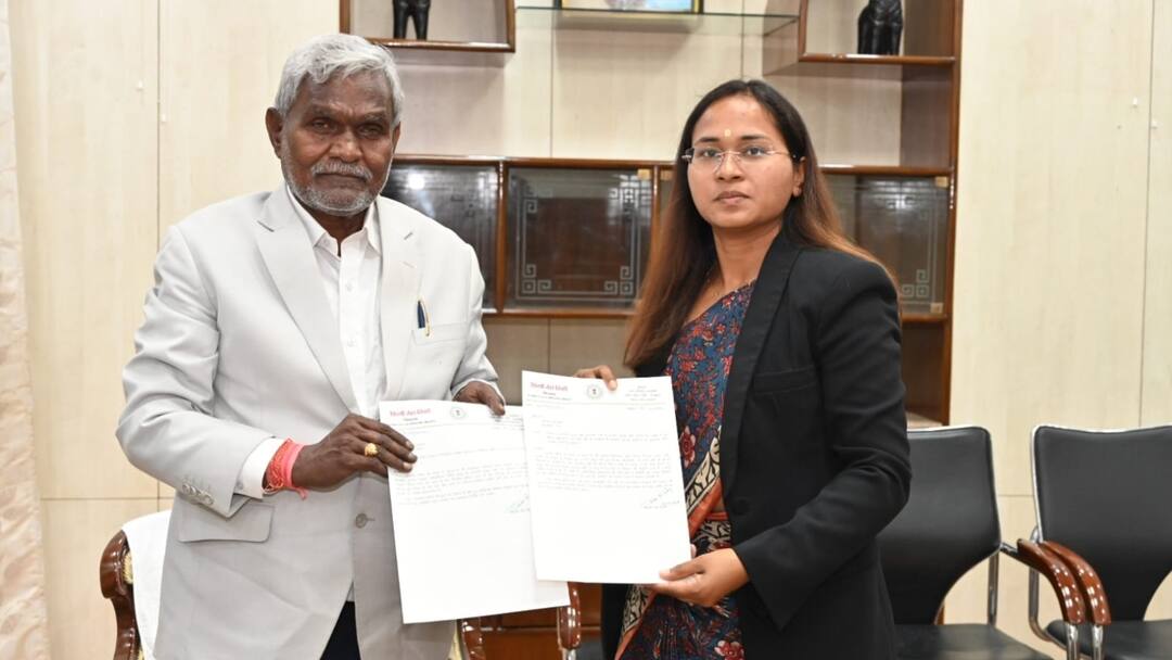 Jharkhand: झारखंड में मंत्रिमंडल विस्तार के बाद कांग्रेस के 12 विधायक नाराज, JMM MLA का भी फूटा गुस्सा Jharkhand CM Champai Soren Cabinet Expansion Congress JMM MLA Dissatisfied Jharkhand: झारखंड में मंत्रिमंडल विस्तार के बाद कांग्रेस के 12 विधायक नाराज, JMM MLA का भी फूटा गुस्सा