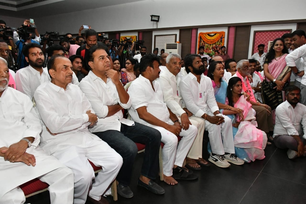 KCR Birthday Celebrations: తెలంగాణ భవన్‌లో ఘనంగా కేసీఆర్ జన్మదిన వేడుకలు, 1000 మంది ఆటో డ్రైవర్లకు ఇన్సురెన్స్