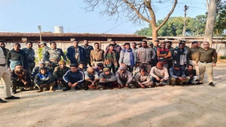 Surguja Police arrested 20 Accused while stealing coal from Ameri Mines Chhattisgarh News ANN Chhattisgarh: सरगुजा पुलिस की बड़ी कार्रवाई, अमेरी की खुली खदानों से कोयला चोरी करते 20 लोग गिरफ्तार