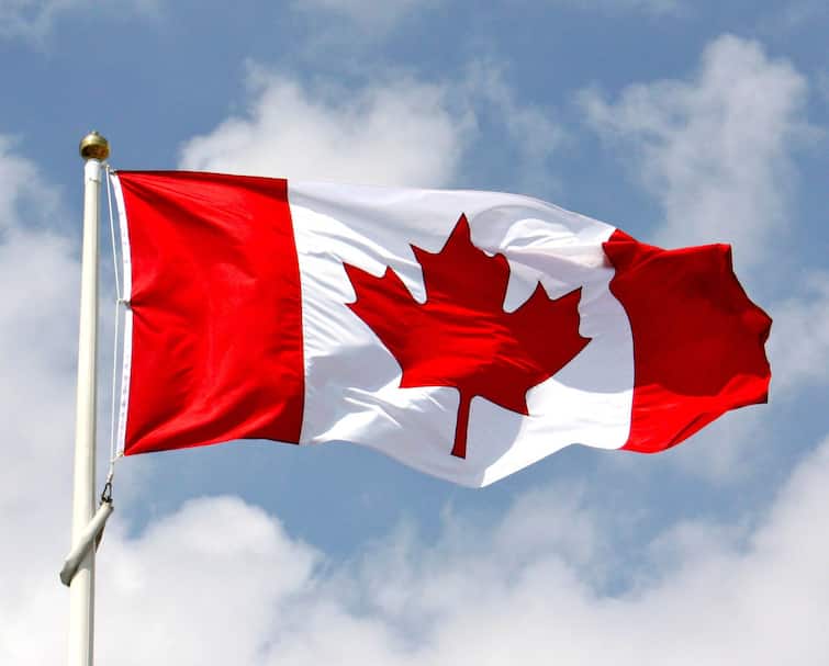 Canada will increase permanent residency costs on April 30, making immigration aspirations more expensive કેનેડાએ વધુ એક ફીમાં કર્યો વધારો, પીઆર મેળવવા માગતા ભારતીયો પર થશે આ અસર