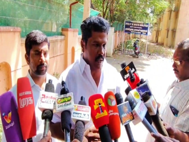 பரமக்குடி: வாரச்சந்தை நுழைவு கட்டண வசூல் ஏல பிரச்சினை: கொலை மிரட்டல் விடுத்தாரா அதிமுக மாவட்ட செயலாளர்?