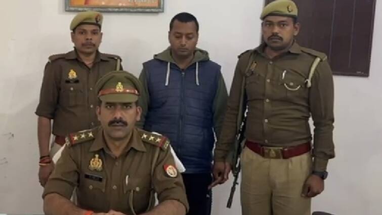 Up Police Constable Exam exposed police arrest one solver gang from deoria ANN Up Police Constable Exam: यूपी सिपाही भर्ती परीक्षा के पहले दिन सख्त नजर आया प्रशासन, मुंगेर का मुन्नाभाई गिरफ्तार