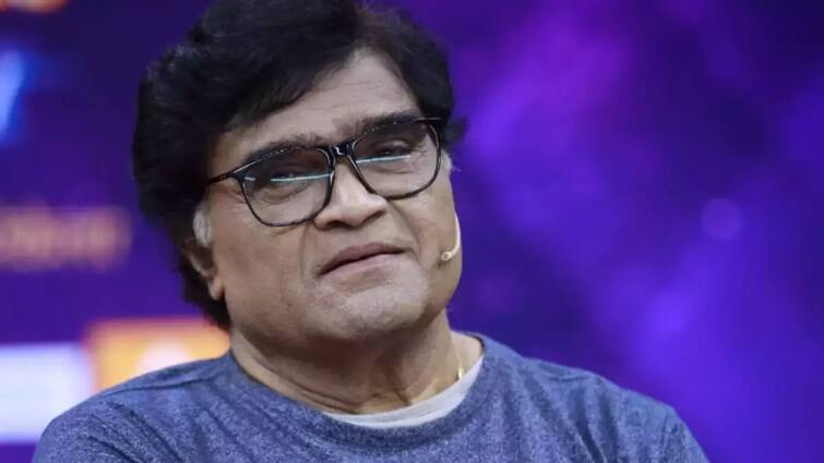 Ashok Saraf to be conferred Maharashtra Bhushan Award on Thursday The award will be given by Chief Minister Eknath Shinde Veteran Marathi Actor Ashok Saraf Latest Update Marathi News Ashok Saraf : ज्येष्ठ अभिनेते अशोक सराफ यांना गुरुवारी महाराष्ट्र भूषण पुरस्कार होणार प्रदान; मुख्यमंत्री एकनाथ शिंदे यांच्या हस्ते मिळणार पुरस्कार