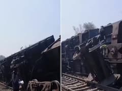 Delhi Rail Accident : दिल्लीत रेल्वे अपघात, मालगाडीचे 10 डबे रुळावरून घसरले; अग्निशमन दल घटनास्थळी दाखल. बचावकार्य सुरू
