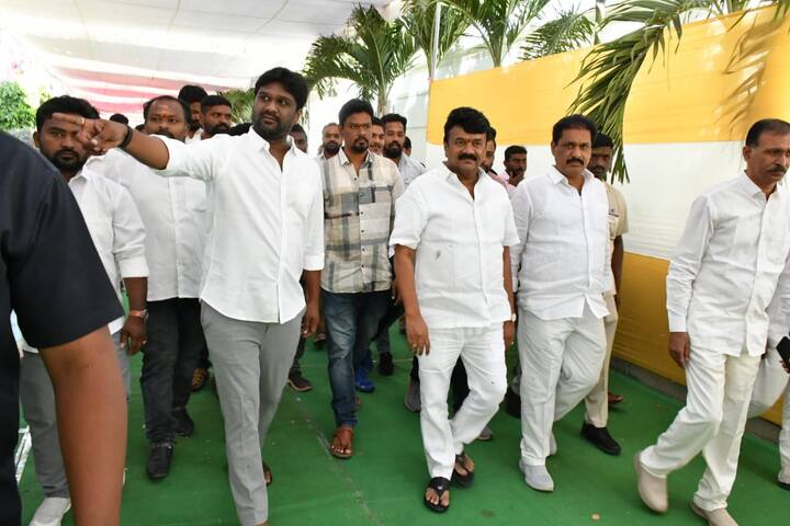 సికింద్రాబాద్ పార్లమెంట్ నియోజకవర్గ BRS పార్టీ ఇంచార్జి తలసాని సాయి కిరణ్ యాదవ్ ఈ సంబరాల ఏర్పాట్లను, నిర్వహణను చేశారు. ఈ వేడుకలకు KTR ముఖ్య అతిధిగా హాజరయ్యారు.