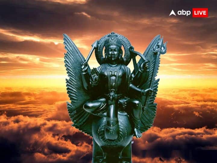 शनि देव को लोहा बहुत पसंद है. मान्यता है कि शनिवार के दिन लोहे का दान करने से शनि देव बेहद प्रसन्न होते हैं. इसलिए शनि देव की कृपा पाने के लिए शनिवार के दिन लोहे से बनी वस्तु का दान करना चाहिए.