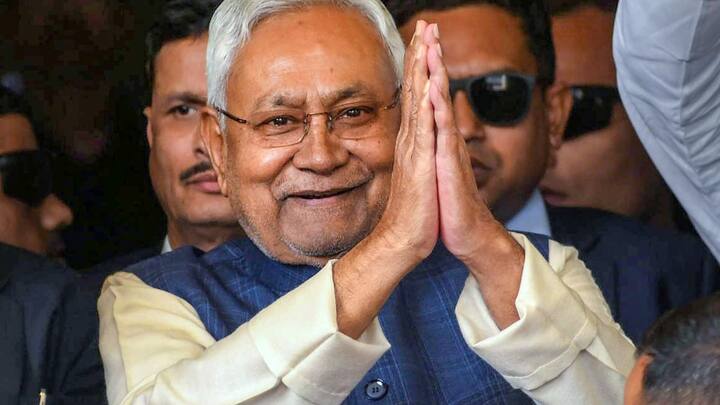 Bihar CM Nitish Kumar Reacts To Lalu Yadav's Doors Open Remark video Bihar CM Nitish Kumar Reacts To Lalu Yadav's 'Doors Open' Remark. WATCH