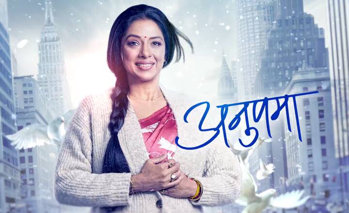 स्टार प्लस के शो अनुपमा में शुरू से ही सीरियल की कहानी को लव ट्रायंगल से जोड़ा गया है. वहीं, शो में किरदारों के बदलने के बावजूद कपल के बीच दमदार केमिस्ट्री दिखाई जा रही है.