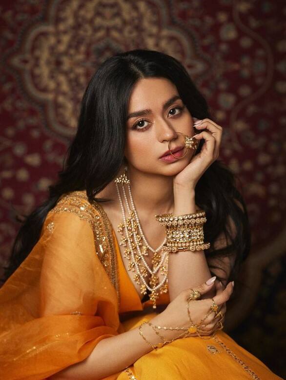 સૌંદર્યા સ્ટાઇલની બાબતમાં પણ ટ્રેન્ડ સેટર છે. સૌંદર્યા શર્મા વાસ્તવિક જીવનમાં ખૂબ જ બોલ્ડ અને સ્ટાઇલિશ છે.