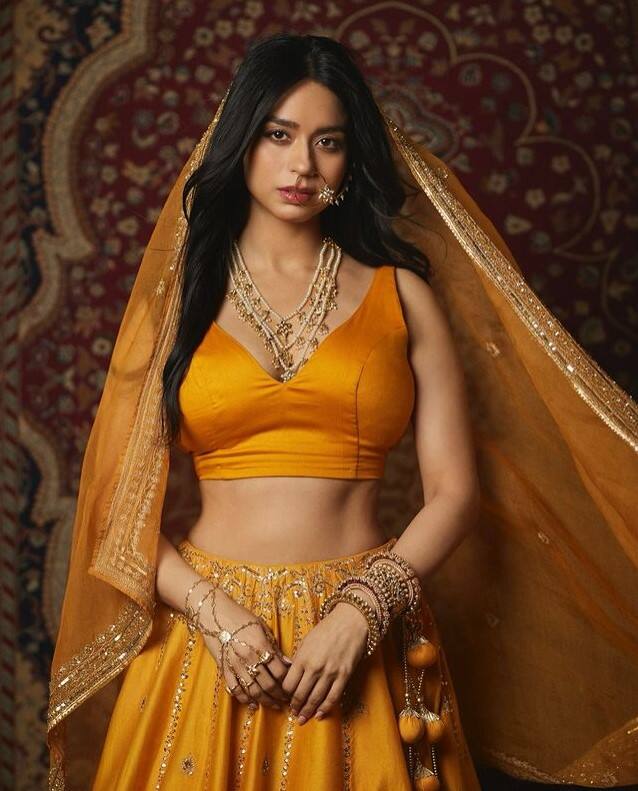 Soundarya Sharma Photo: બિગ બોસ 16ની સ્પર્ધક સૌંદર્યા શર્મા તેના લુકથી ચાહકોને પ્રભાવિત કરે છે. હાલમાં જ તેણે તેની લેટેસ્ટ તસવીરો શેર કરી છે.