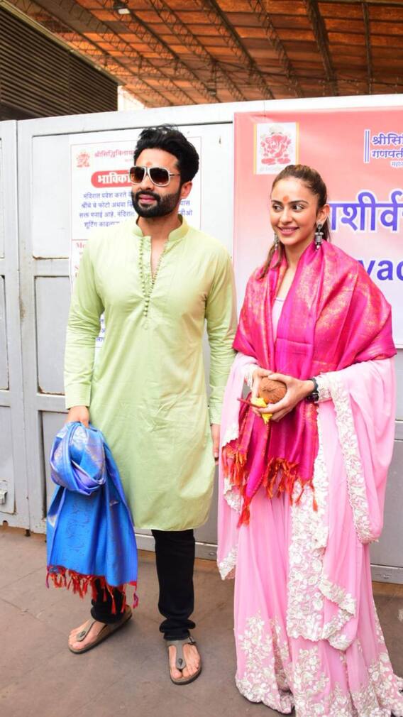 रकुल प्रीत सिंग आणि जॅकी  भगनानी लग्नाआधीच  सिद्धिविनायक चरणी