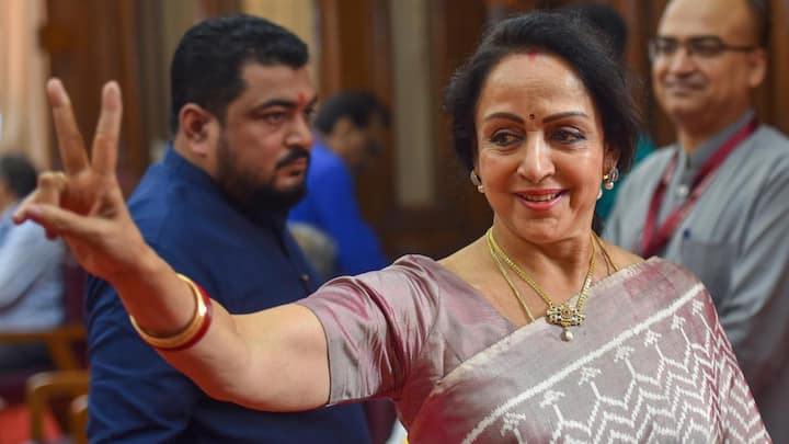 Mathura BJP MP Hema Malini: जब हेमा मालिनी से पूछा गया कि 70 साल की उम्र में उनकी फिटनेस का राज क्या है तो इस पर उन्होंने कहा कि वो रेगुलर एक्सरसाइज और सुबह में मेडिटेशन करती हैं.