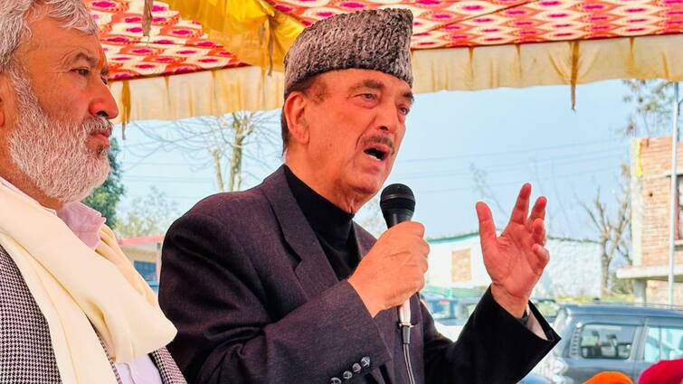 Jammu Kashmir Former CM Ghulam Nabi Azad Reaction on Farmers Delhi Chalo Farmer Protest Farmers Protest: किसानों के प्रदर्शन को लेकर गुलाम नबी आजाद की केंद्र को सलाह, बोले- 'सरकार और किसान दोनों के लिए...'