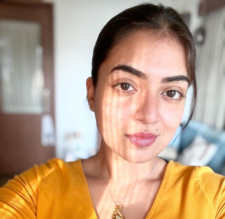 ராஜா ராணி, திருமணம் எனும் நிக்காஹ், வாயை மூடி பேசவும் உள்ளிட்ட ஏராளமான படங்களில் நடித்துள்ளார்.