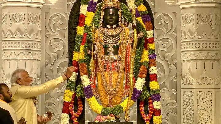 গত ১৯ জানুয়ারি ২১ বৈদিক বিধি মেনে উন্মোচিত হয় রামলালার মূর্তির মুখ। রামকে দাঁড়িয়ে থাকা ভঙ্গিতে পাঁচ বছরের শিশু হিসেবে চিত্রিত করা হয়েছে মূর্তিতে