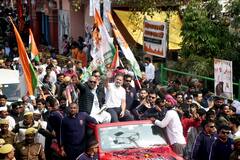 पीएम मोदी के 'गढ़' में 'शिवभक्त' राहुल गांधी ने बाबा विश्वनाथ से लिया आर्शीवाद, फिर 12 km लंबे रोड शो में कही ये बड़ी बात