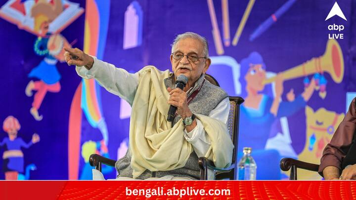 Gulzar Gets Jnanpith: জন্মেছিলেন অবিভক্ত ভারতের ঝিলম জেলার 'দিনা'-য়। দেশভাগের সময় দিল্লি চলে আসা। সেখান থেকে প্রবাদপ্রতিম গীতিকার, পরিচালক ও কবি। আজ জ্ঞানপীঠ পুরস্কার পেলেন সেই, গুলজার।