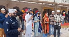 Pollywood News: ਪੰਜਾਬੀ ਫਿਲਮ 'ਜੇ ਪੈਸਾ ਬੋਲਦਾ ਹੁੰਦਾ' ਦੀ ਸਟਾਰ ਕਾਸਟ ਸ੍ਰੀ ਦਰਬਾਰ ਸਾਹਿਬ ਹੋਈ ਨਤਮਸਤਕ, ਦੇਖੋ ਖੂਬਸੂਰਤ ਤਸਵੀਰਾਂ