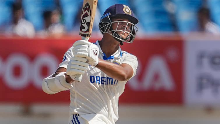 IND vs ENG 3rd Test Yashasvi Jaiswal hit most sixes in a test innings by Indian batter IND vs ENG: यशस्वी जायसवाल ने ताबड़तोड़ बैटिंग से बनाया गज़ब रिकॉर्ड, बन गए भारत के 'सिक्सर किंग'