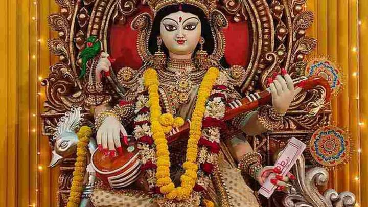 ফাল্গুনের প্রথম দিনে বাগ্ দেবীর আরাধনা বাংলার ঘরে ঘরে ।