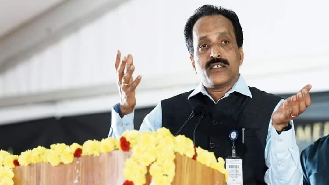 Holding discussions on Chandrayaan-4 mission says ISRO Chairman S Somnath చంద్రయాన్ 4 ప్రయోగంపై చర్చలు జరుగుతున్నాయి - ఇస్రో చీఫ్‌ కీలక వ్యాఖ్యలు