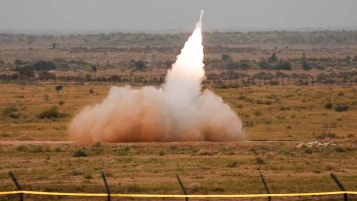 Rajasthan: भारत-पाकिस्तान अंतरराष्ट्रीय सरहदीय सीमा पर बने पोकरण (जैसलमेर) फायरिंग रेंज में भारतीय वायु सेना ने राजस्थान के वायु शक्ति-24 का अभ्यास का आयोजन किया गया.