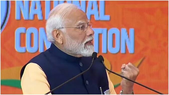 PM Modi  address on the second day of BJP's national convention raised the spirits of the  BJP workers BJP Convention: સદીઓથી અદ્ધરતાલ રહેલા કાર્યોને  પૂર્ણ કરવા માટે અમે સાહસિક  નિર્ણયો લીધા: PM મોદી