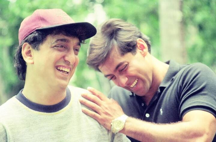 अगर साजिद नाडियावाला की एजुकेशन की बात करें तो उन्होंने CA की पढ़ाई की है और LLB की डिग्री भी ली है.  साल 2014 में सलमान खान की फिल्म किक का निर्देशन साजिद नाडियावाला ने की थी. अब खबर है कि उनके निर्देशन में बनने वाली दूसरी फिल्म किक 2 होगी.