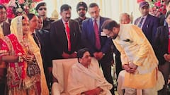 IN Pics: बसपा विधायक के बेटे की शादी में पहुंचीं मायावती, दूल्हा-दुल्हन को दिया आर्शीवाद, देखें तस्वीर