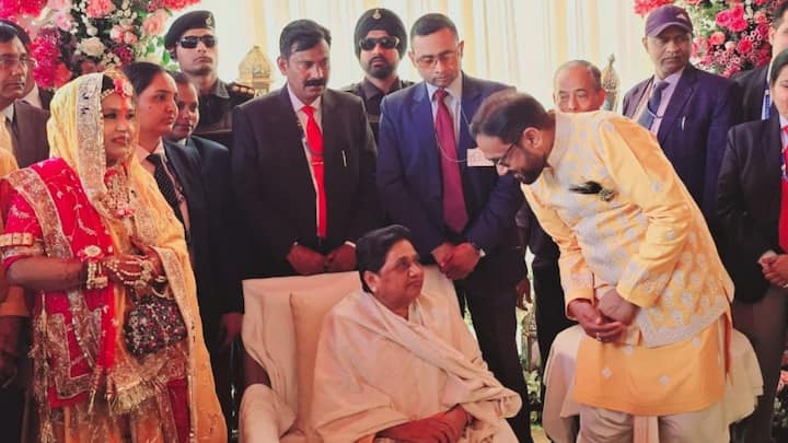 बसपा विधायक के बेटे की शादी रायबरेली निवासी, यूपी सरकार में मंत्री दिनेश सिंह के भाई बृजेश सिंह की बेटी कनिका सिंह से हुई