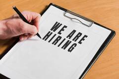 RRB ALP Bharti 2024: रेलवे में निकली 5 हजार नौकरियों के लिए आवेदन करने का आखिरी मौका, कल बंद हो जाएगा लिंक