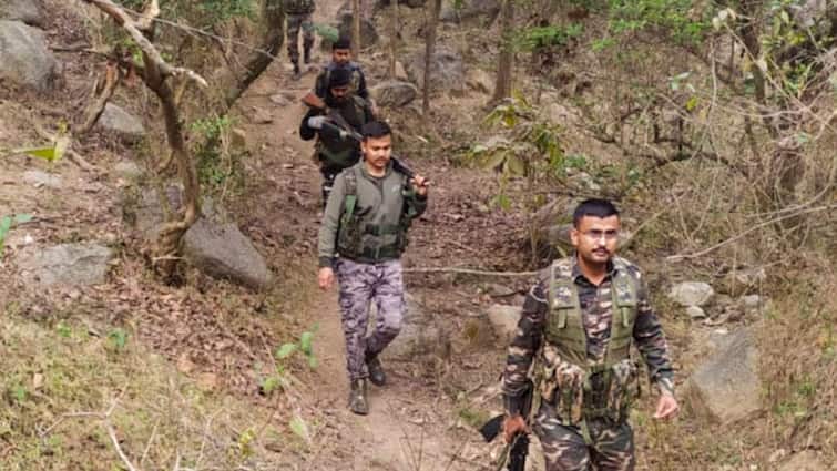 Chhattisgarh Police sets up camp in Sukma stronghold of top Naxalite leader Sundarraj P IG Bastar Range Chhattisgarh: सुरक्षा बलों पर घातक हमलों के मास्टरमाइंड हिडमा पर पैनी नजर, पुलिस प्रशासन ने उठाया ये बड़ा कदम